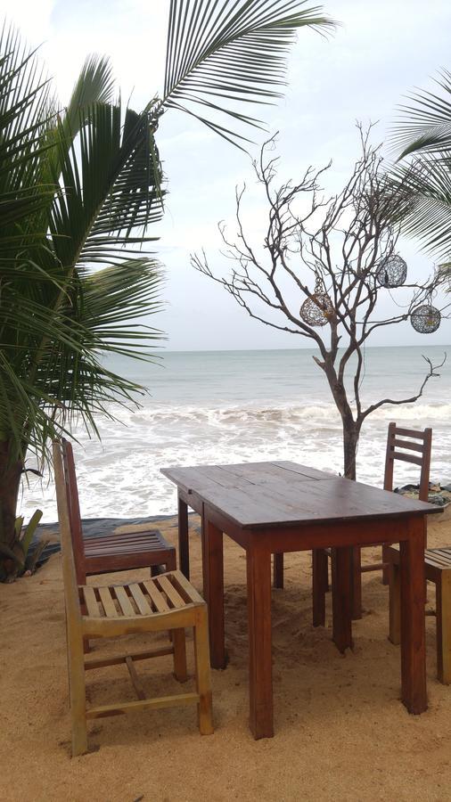 Ananda Home Stay And Restaurant Tangalle Exterior foto